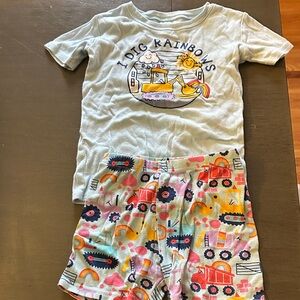 Kids Light Blue 'I Dig Rainbows' Tee & Rainbow Construction Pajamas Shorts Set